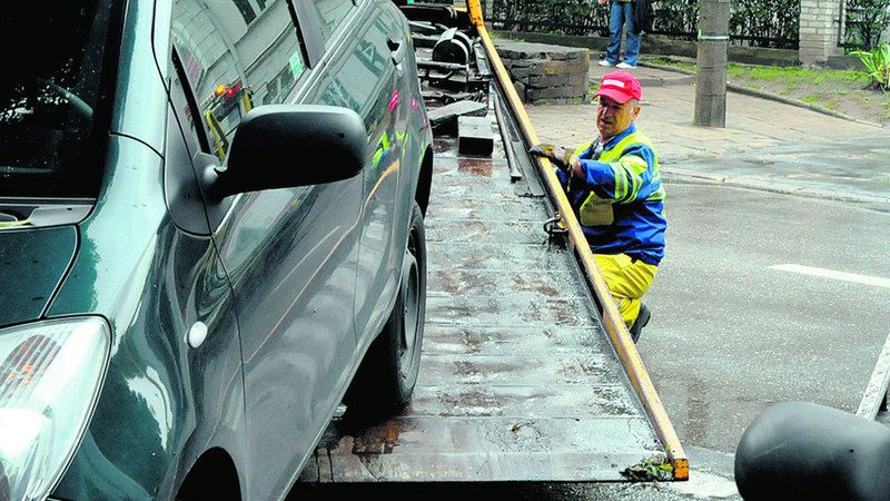 Karne odholowanie auta kosztuje właściciela 170-180 zł