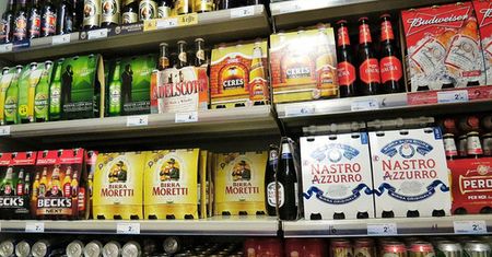 Oto po jakich alkohol najczęściej siegamy latem