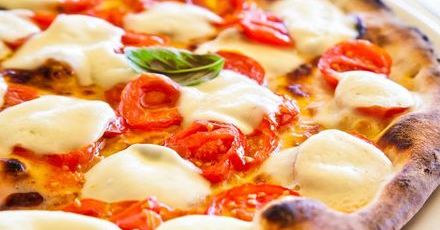 Pizza Obama i lody na cześć prezydenta USA w Neapolu