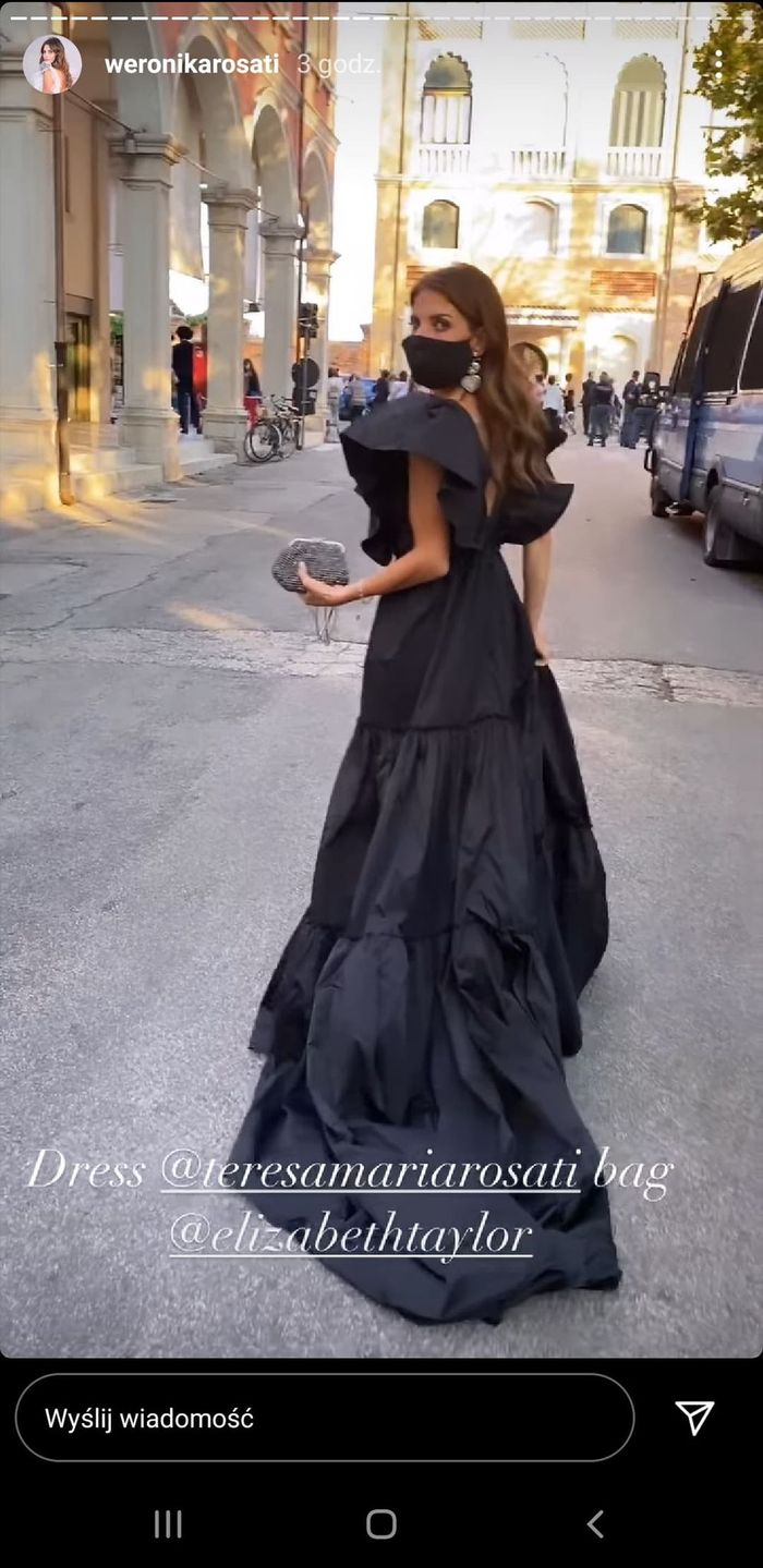 Weronika Rosati - czarna kreacja