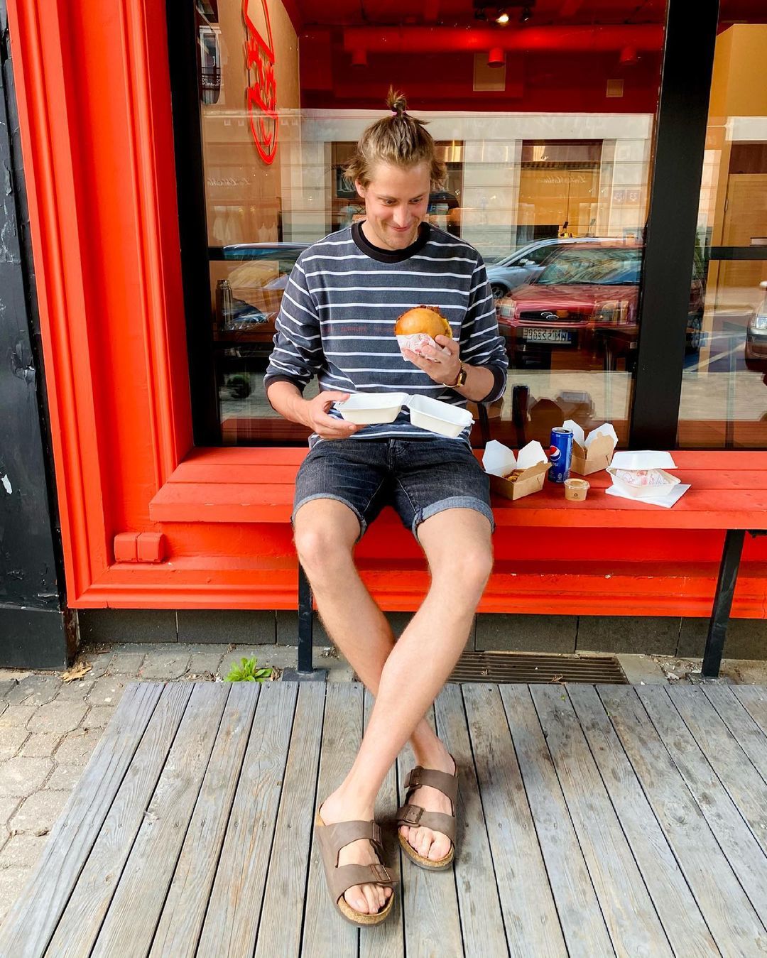 Jakob Kosel z burgerem