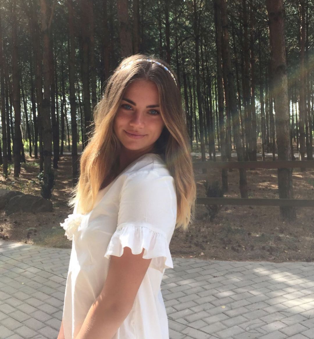 Nina Kostrzewska- córka Mishy Kostrzewskiego