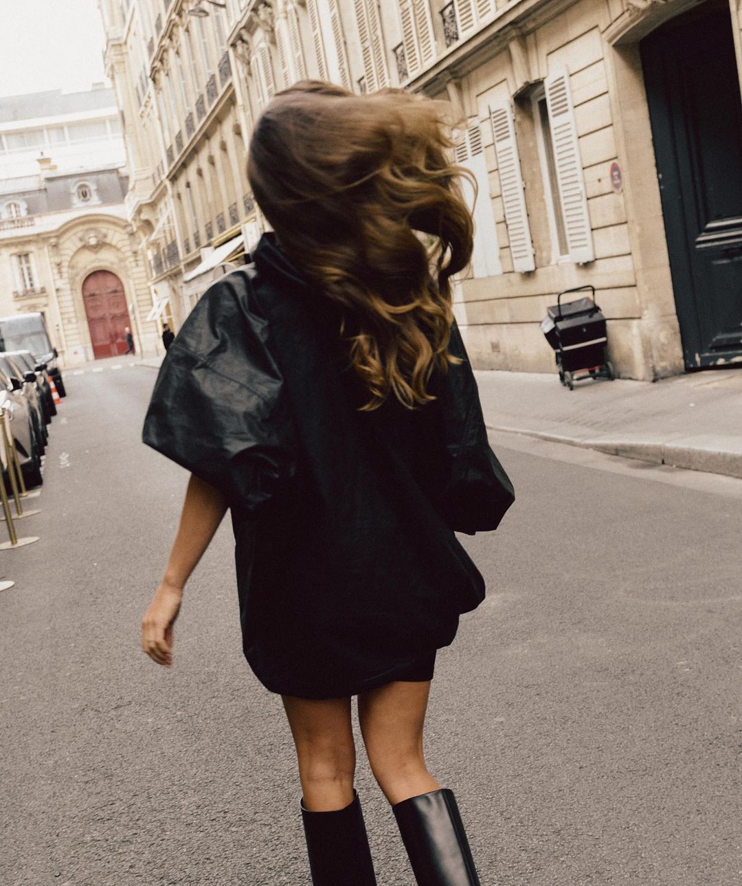 Anna Lewandowska podbija Paryż w świetnej stylizacji