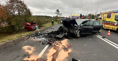22-latek oskarżony o próbę zabójstwa po celowym zderzeniu czołowym na DK 25