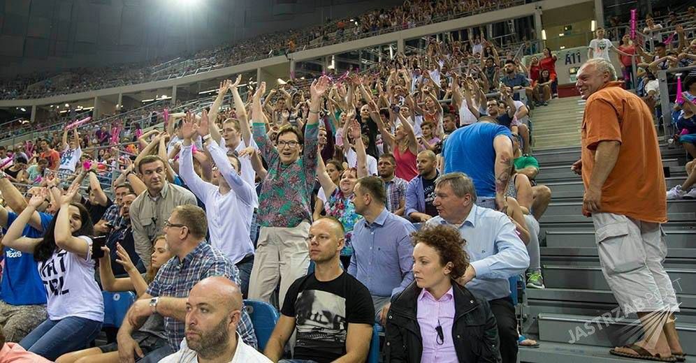 Ewa Kopacz na meczu Gortat vs Wojsko Polskie