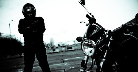 Motocyklista z drogim wyrokiem