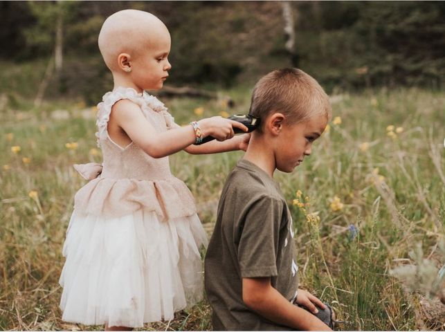 Chłopiec wspierał siostrę w walce z chorobą