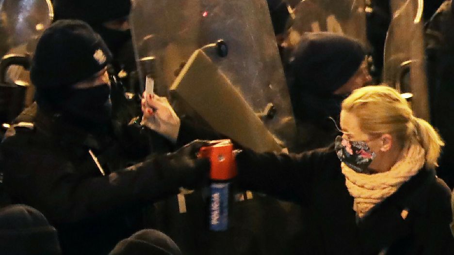 Nowacka spryskana gazem przez policjanta. "Do dziś czekam na sprawiedliwość"