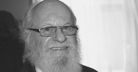 Aleksander Skowroński zmarł w wieku 84 lat. Razem z niepełnosprawnym synem mieszkali w ciężkich warunkach