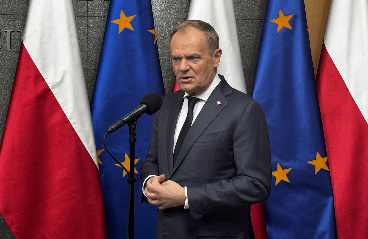 Tusk pokazuje żądania Europy. "Ktoś musi wreszcie powiedzieć"