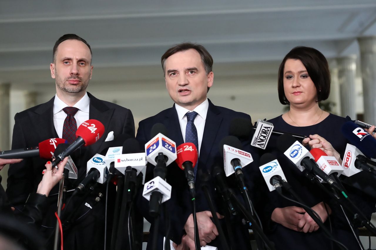 "Tęcza to symbol opresji". Ziobro spotka się z premierem ws. TVP i KPO