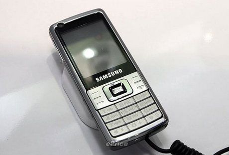 Samsung L780, L700 i J800 złapane na żywo 3