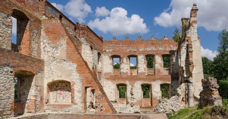 To jeden z cenniejszych zabytków Lubelszczyzny. Są miliony, by przywrócić tu życie