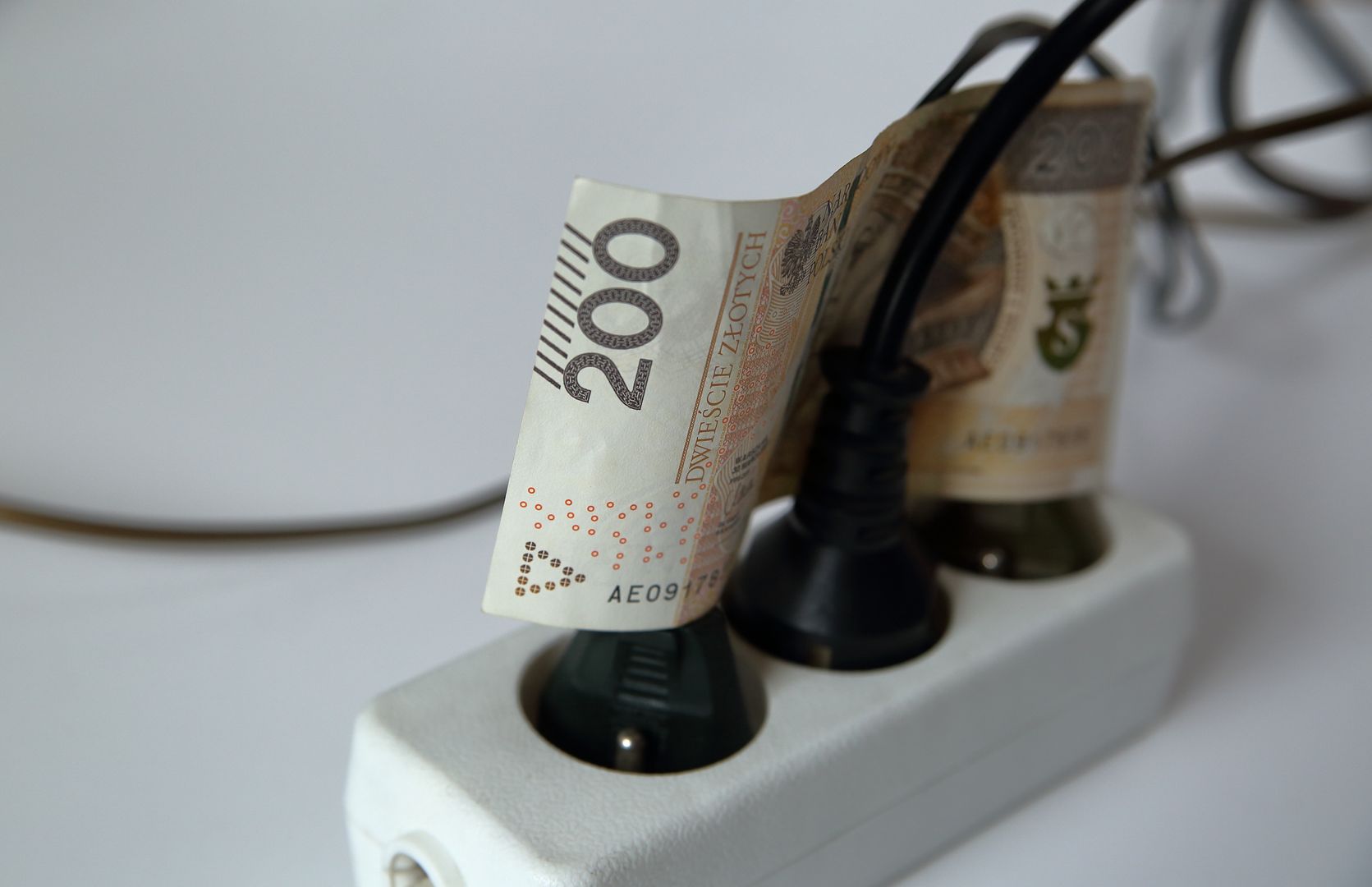 Oszczędzanie ma sens. Co zrobić, aby obniżyć rachunki za prąd?