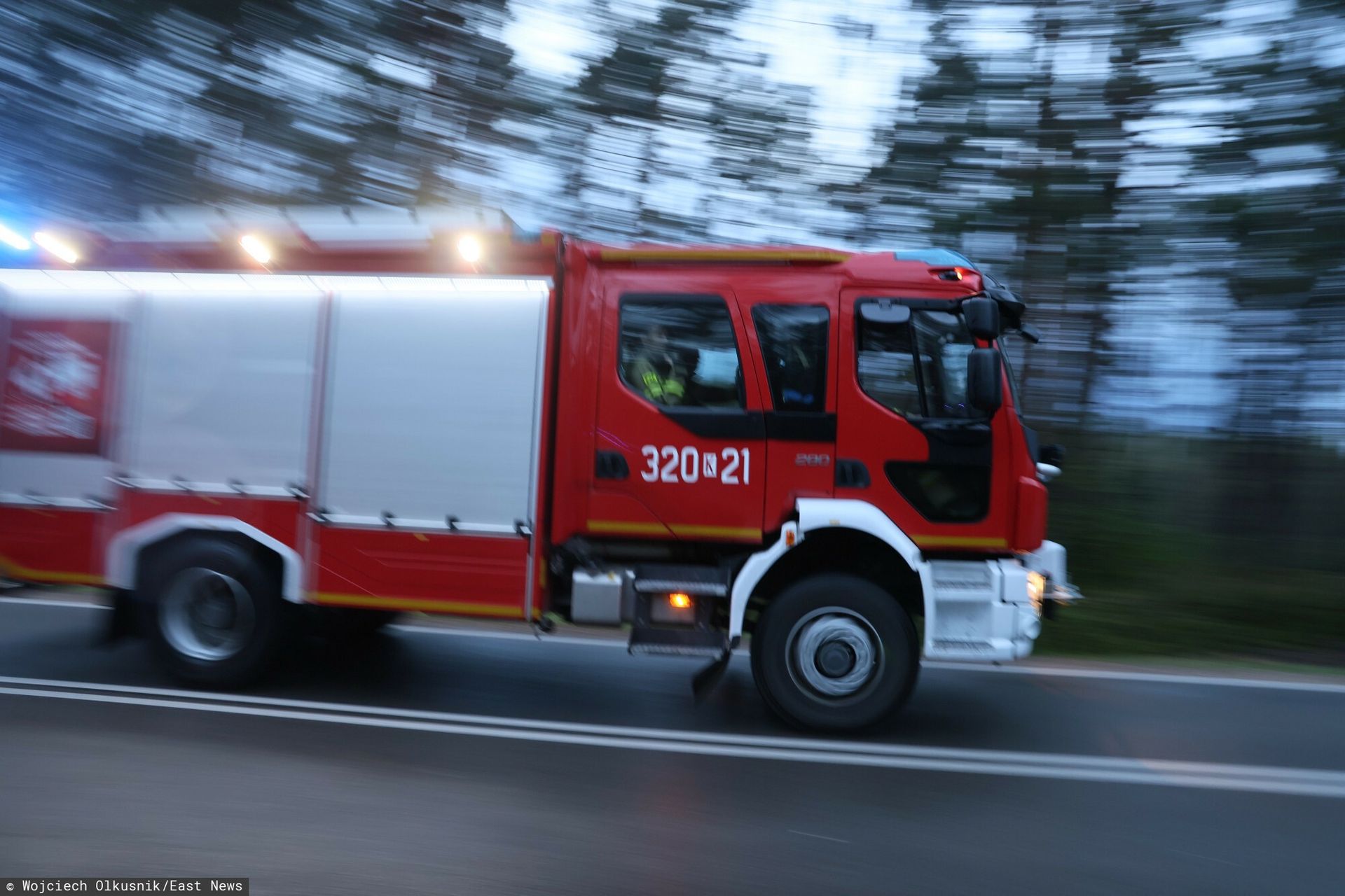 Dom stanął w płomieniach. Tragiczny pożar, nie żyją dwie osoby