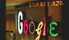 AI zaczyna mówić jak człowiek. Google wprowadza syntezator mowy