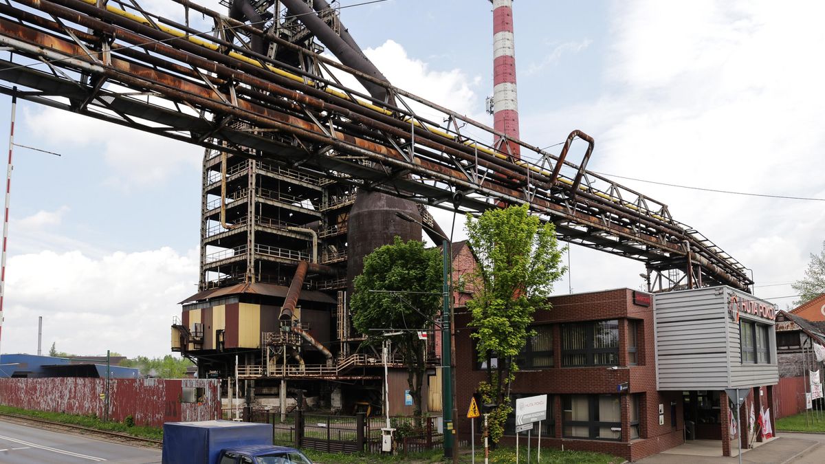 Związkowcy Huty Pokój w Rudzie Śląskiej boją się o przyszłość 