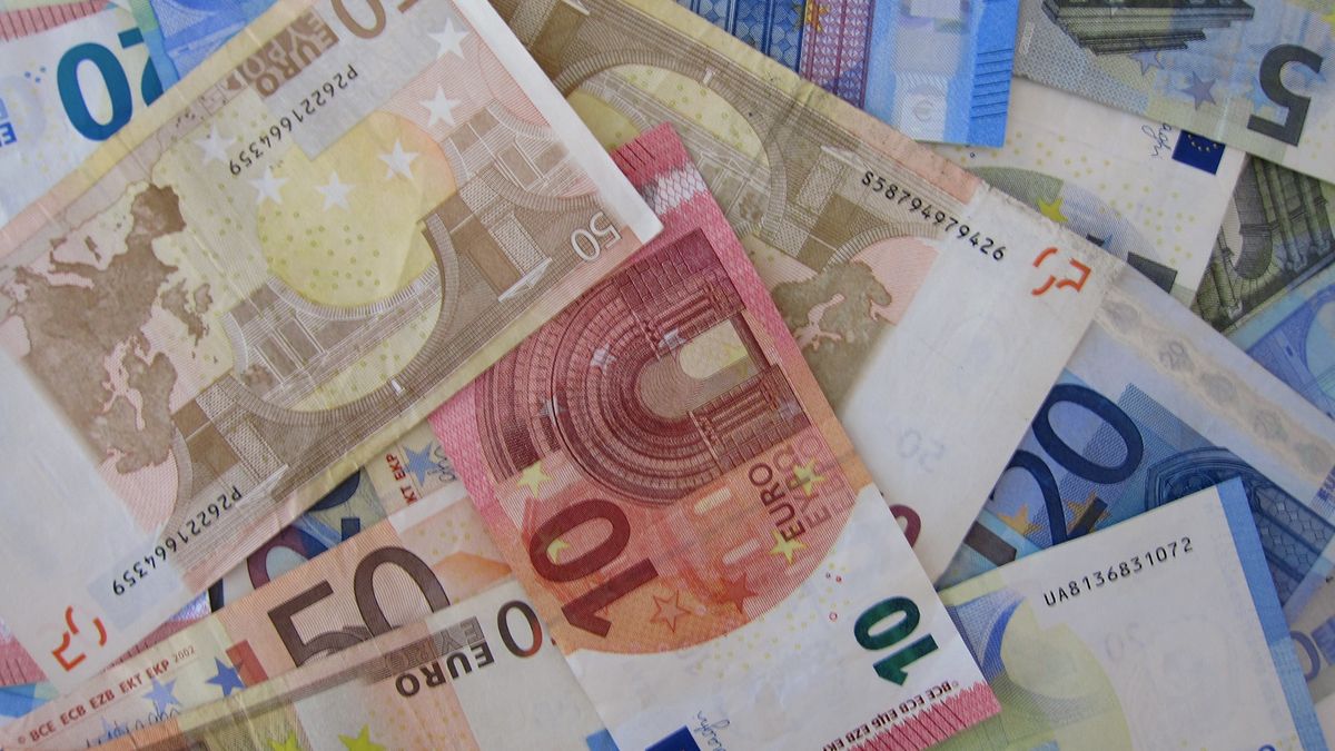 Kursy walut NBP 31.07.2020 Piątkowy kurs euro, funta, dolara i franka szwajcarskiego 