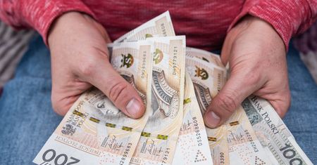 2700 zł miesięcznie dla kolejnej grupy? Ministerstwo pracuje nad zmianą