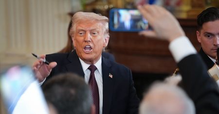 Trump zapowiada wyłączenia z ceł dla wielu krajów i nowe opłaty na samochody