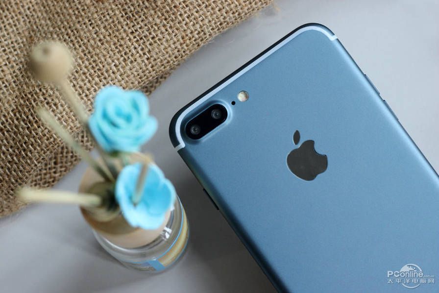 Niebieski iPhone 6SE/7 wygląda prześlicznie 2