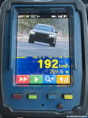 192 km/h w terenie zabudowanym. Piracka jazda BMW zakończona interwencją policji