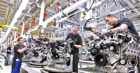 Nawet 400 tys. euro odprawy. Tak Mercedes zachęca pracowników do odejścia