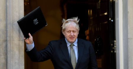 Anglia wycofuje się z lockdownu. Boris Johnson: "Szczyt zakażeń wariantem Omikron za nami"