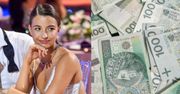 Julia Wieniawa zarobiła w zeszłym roku KROCIE. Wiemy, ile wynosiła miesięczna pensja 22-latki...
