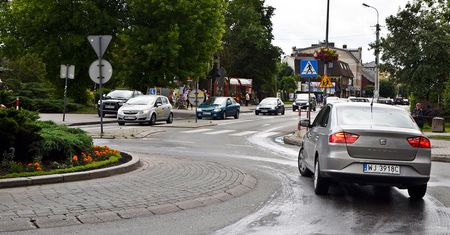 "Na rondzie w lewo" tak nie wygląda. Absurdalny drogowskaz w Bielsku-Białej