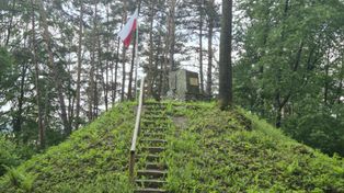 O tym Kopcu Piłsudskiego mogliście nie słyszeć. Kryje się w leśnych zakamarkach Beskidu Niskiego
