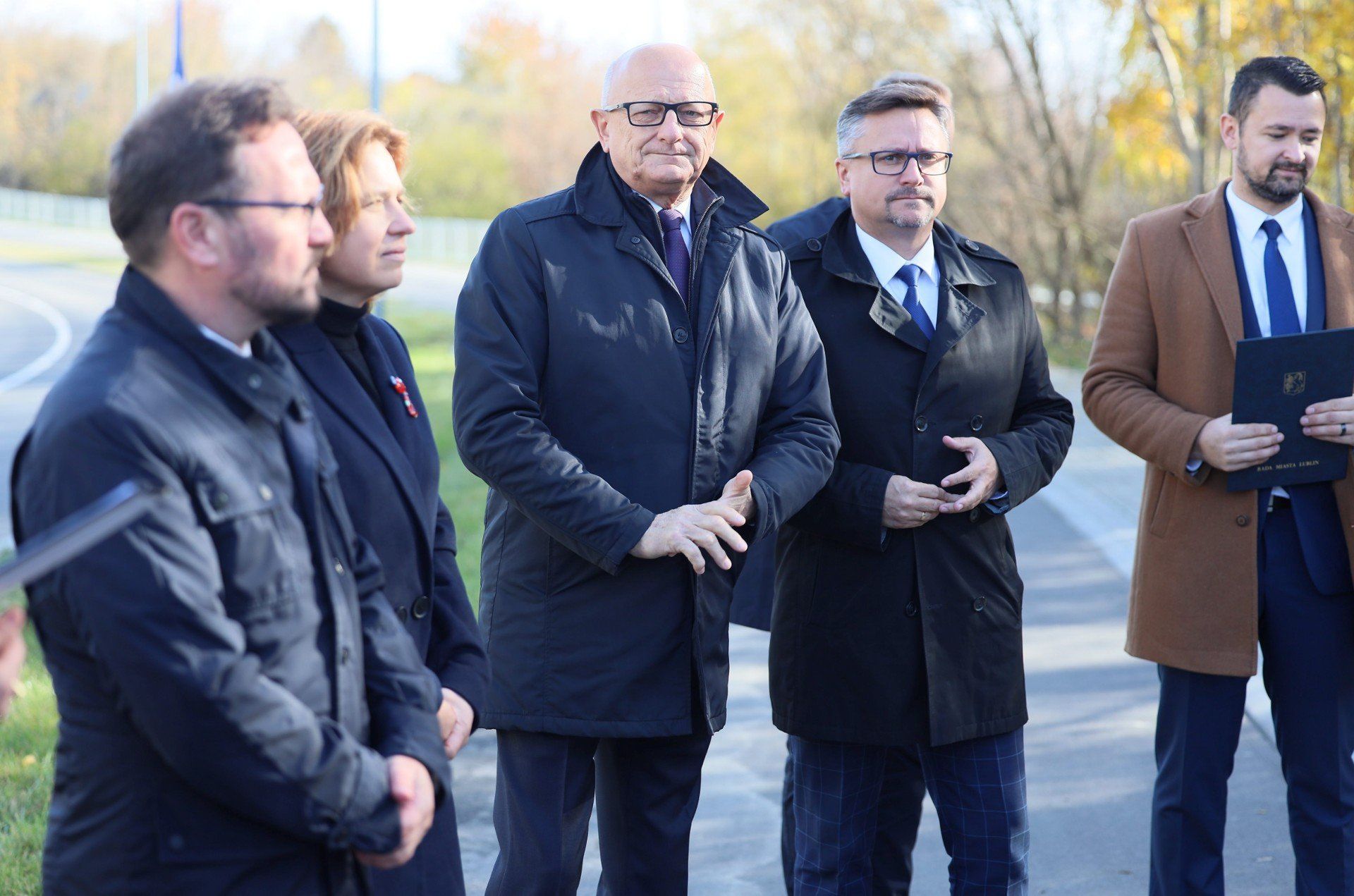 Ul. Węglarza wydłużyła się o 1,2 km. Trasa jest już gotowa do otwarcia, kierowcy wjadą na nią w piątek (31 października). - Cywilizacja przyszła na ul. Trześniowską - przekonuje jeden z mieszkańców.