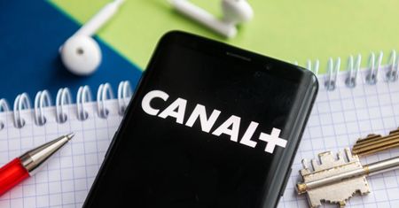 Canal+ dokonał legalnego "abordażu". Przejął pirackie serwisy z filmami