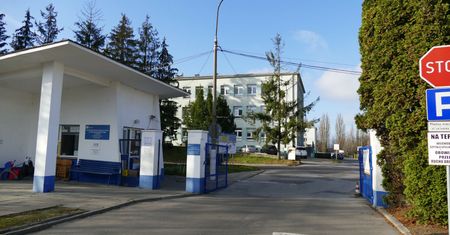 Rzucił się z nożem na pacjentkę w szpitalu. Potem wyjął miotacz gazu