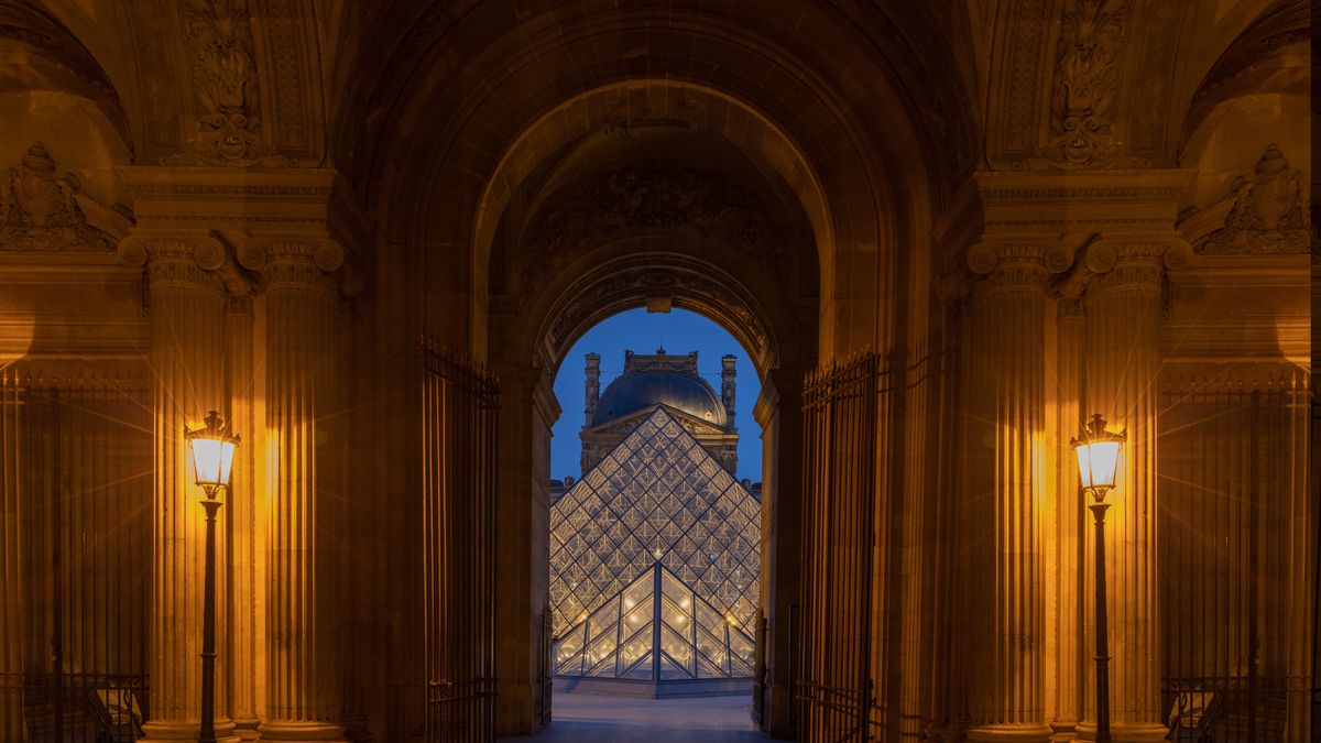 architecture, building, cityscape, contemporary, dramatic, europe, evening, exhibition, famous, france, french, history, illuminated, landmark, landscape, light, louvre, louvre palace, louvre pyramids, modern, monument, museum, palace, paris, place, pyramid, twilight, the louvre