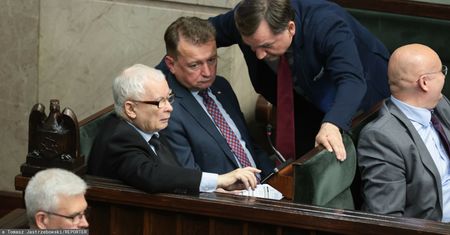 Zgrzytają zębami po nowym sondażu. Byłaby klęska
