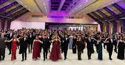Łódź: Wielka studniówka I LO. 140 par zatańczyło poloneza, a dyrektor wygłosił przemowę, która przejdzie do historii!