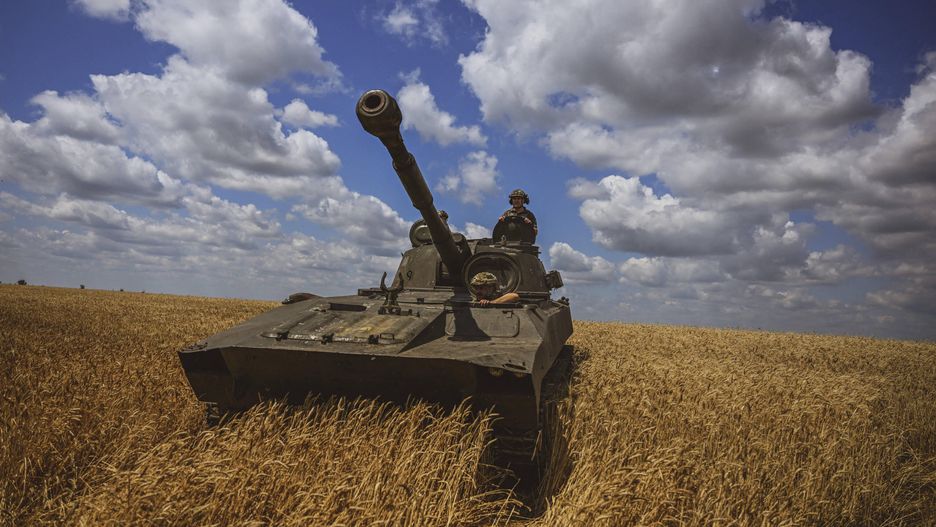 Ukraińska samobieżna haubica na froncie pod Wuhłedarem