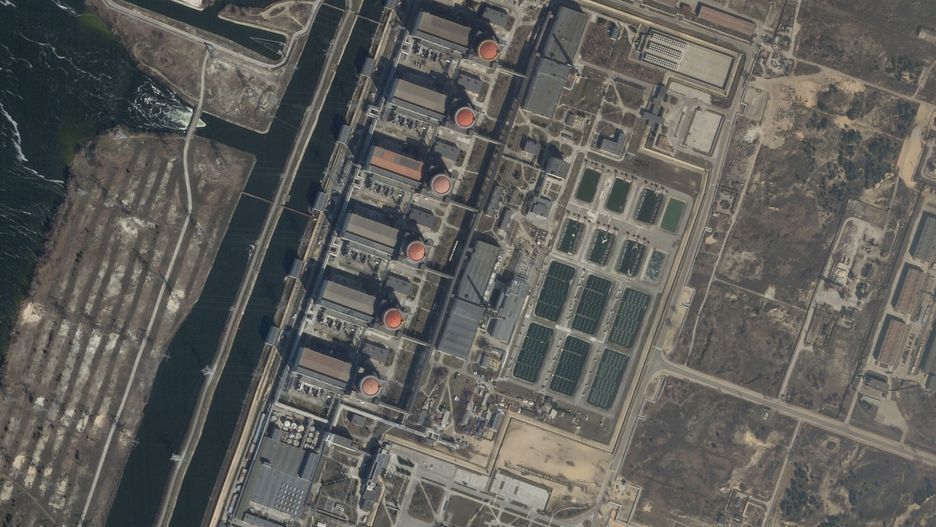 Ukraina - arch
In this satellite picture provided by Planet Labs PBC, the Zaporizhzhia nuclear power plant is seen in Enerhodar, Ukraine, Tuesday, March 15, 2022. Russian forces has engaged in a firefight to seize the facility. Zaporizhzhia is Europe???s largest nuclear power plant and the fighting raised fears about safety there.  (Planet Labs PBC via AP)
Planet Labs PBC