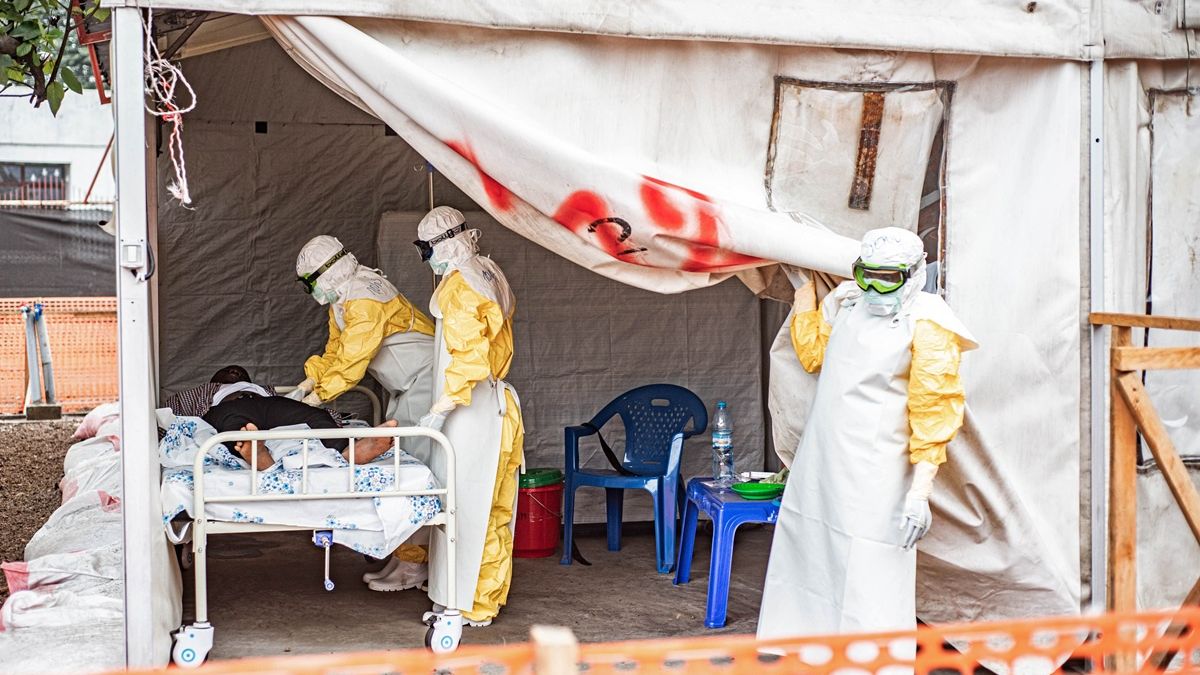 Ebola zabija w Afryce.