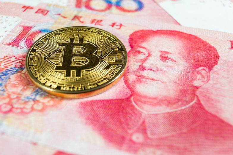 Chiny podtapiają bitcoina