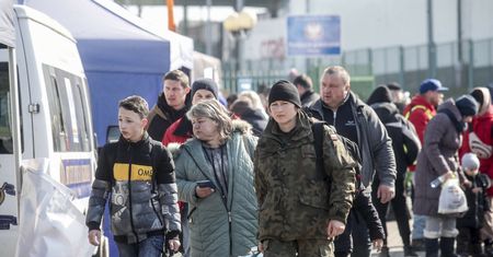 Fake newsy. Po sieci krążą fałszywe informacje o pomocy dla uchodźców