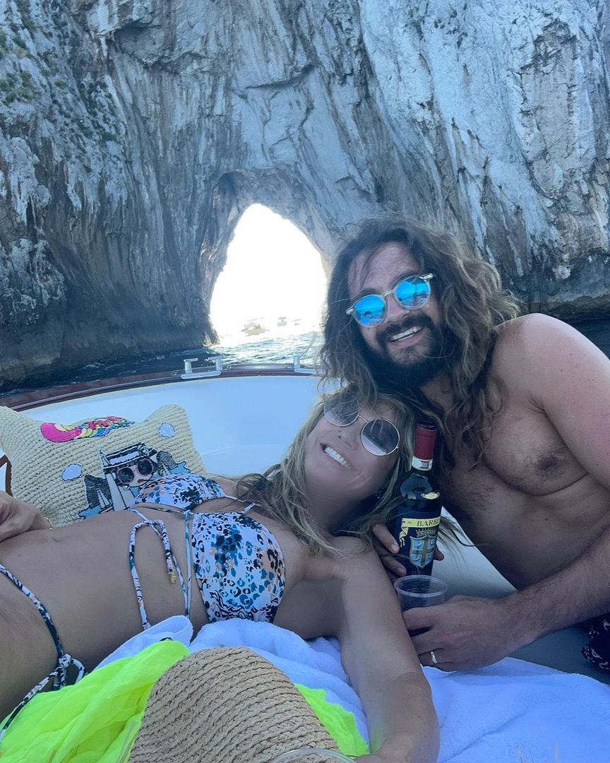 Heidi Klum zasznurowała bikini nietypową metodą