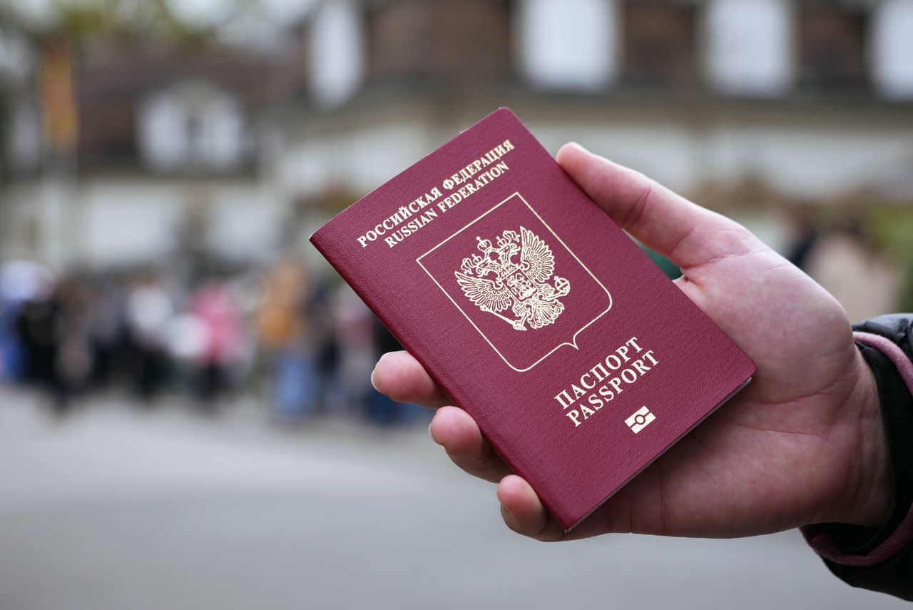 German politicians demand tighter visa controls for Russians