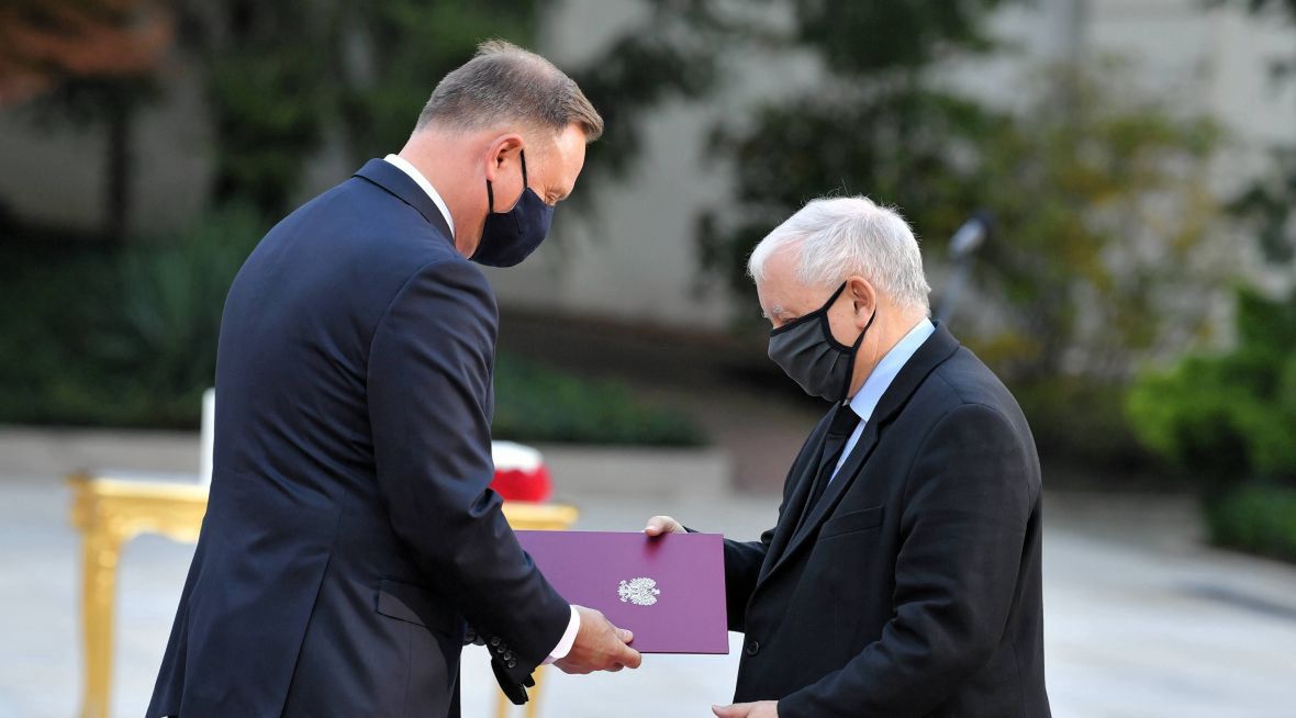 Andrzej Duda oraz nowo powołany na stanowisko wicepremiera Jarosław Kaczyński podczas uroczystości w Pałacu Prezydenckim w Warszawie. 6 października 2020 roku