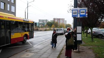 Łódź: Chcą z powrotem przystanek przed rondem Solidarności. Mieszkańcy apelują