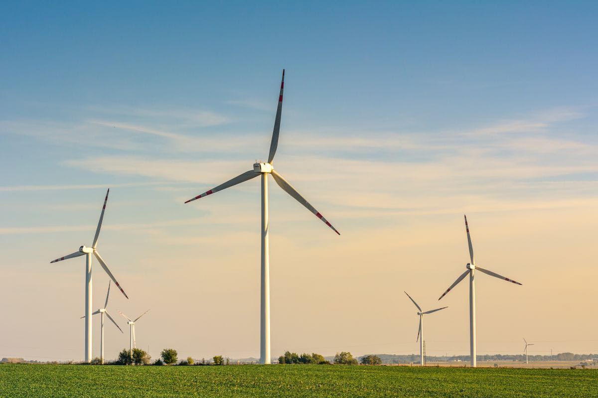 Ceny energii 2025 – prognozy, limity i skutki dla samorządów