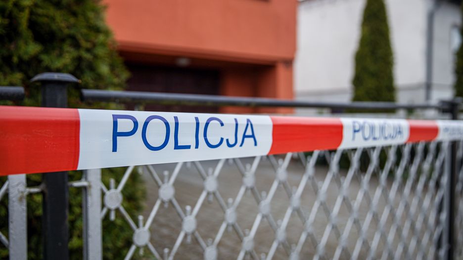 Taśma przed domem, w którym doszło do zbrodni