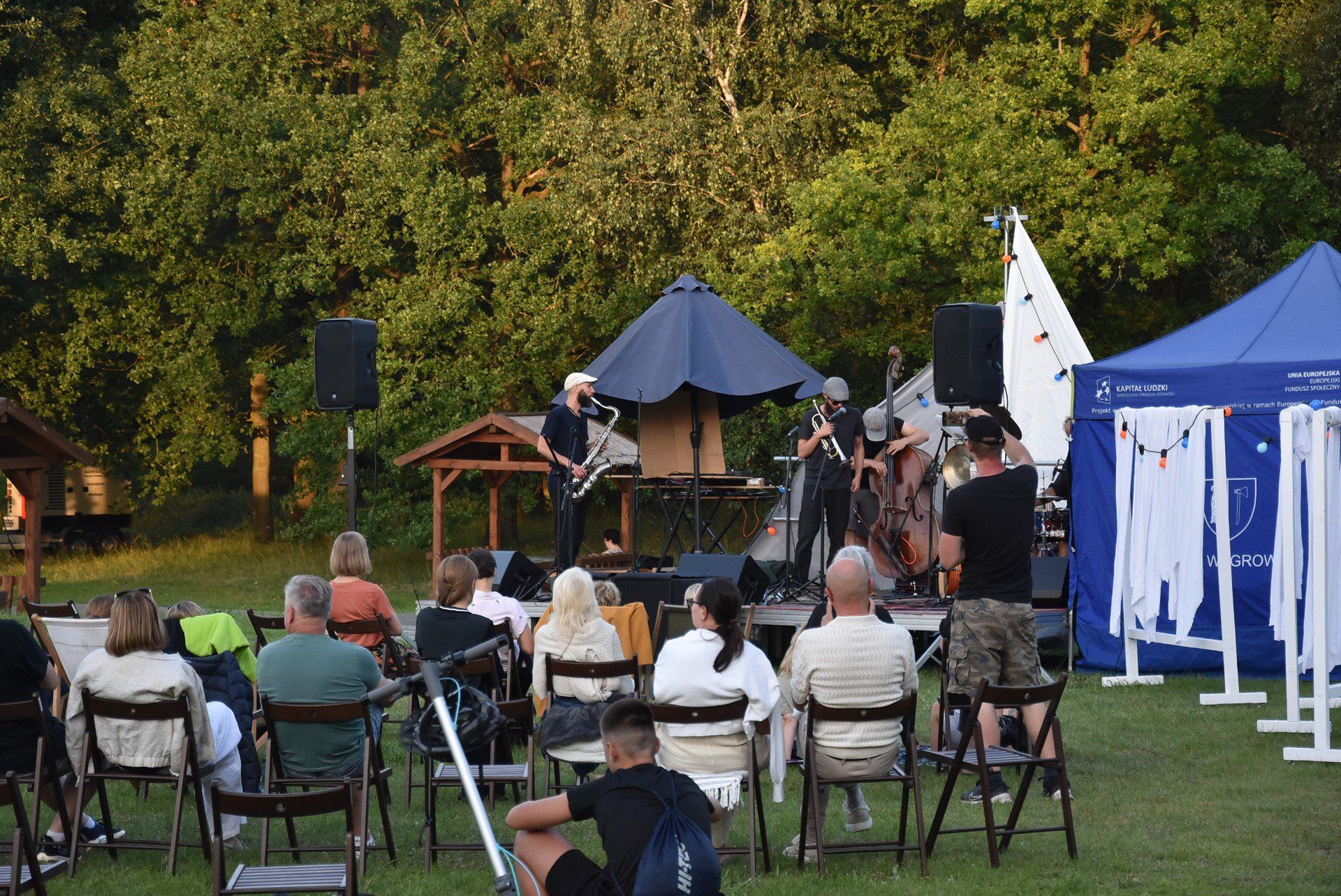 Koncert na plaży w Kobylcu