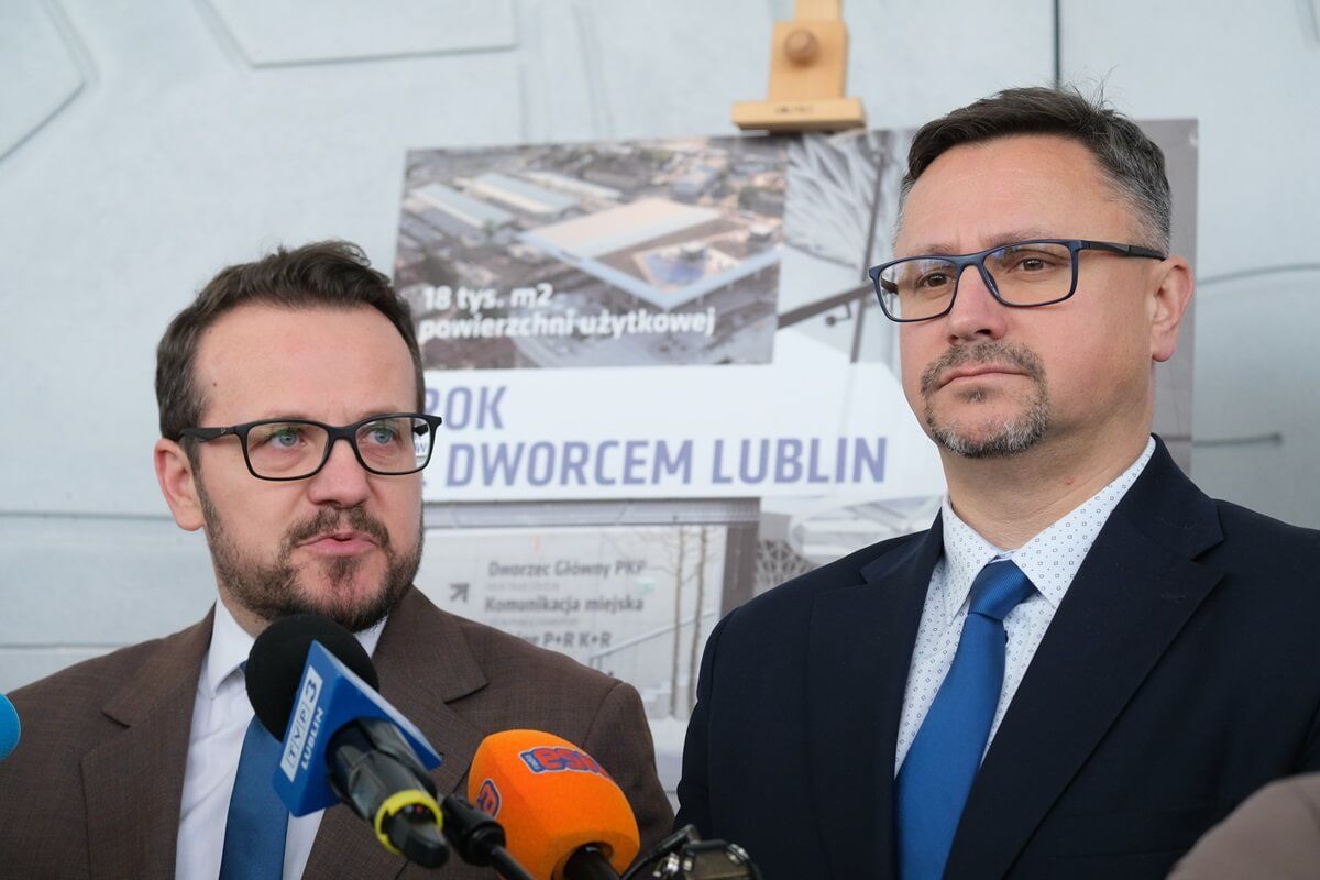 Od lewej: Grzegorz Malec (dyrektor ZDiTM), Tomasz Fulara (zastępca prezydenta Lublina)